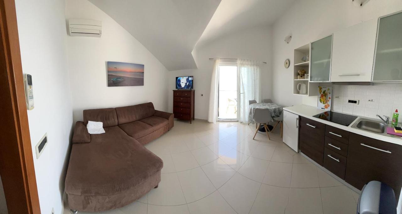Apartments Pisacic 비빈제 외부 사진