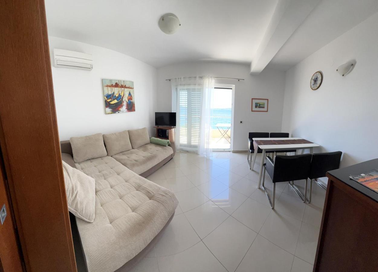 Apartments Pisacic 비빈제 외부 사진