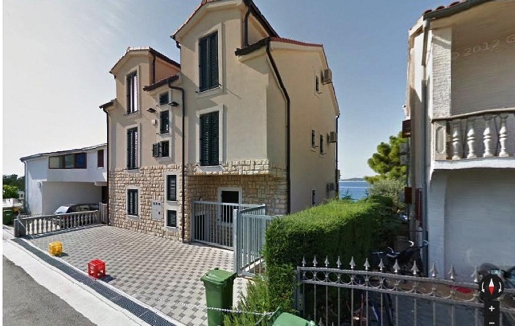 Apartments Pisacic 비빈제 외부 사진
